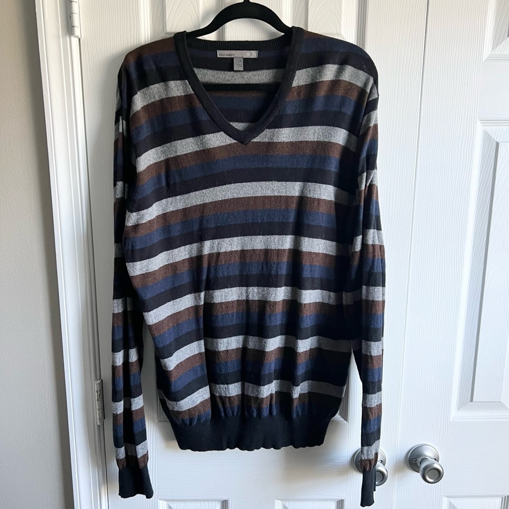 Men’s V Neck Sweater